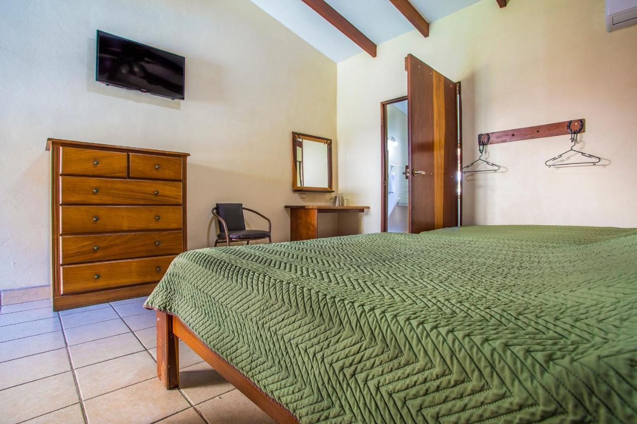 Hotel La Hacienda Quesada  Kültér fotó